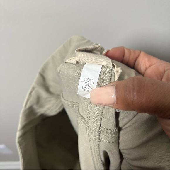 Duluth Trading Women's Dry on the Fly Capris Pants‎ 6 Tan Hiking Outdoor Nylon - Picture 9 of 12